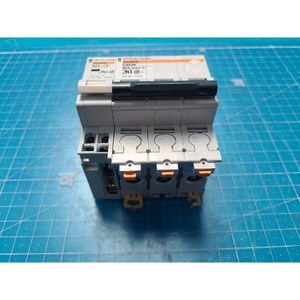 Module auxiliaire de disjoncteur Merlin Gerin MX+OF/C60N 60A C 26974+17469, utilisé tel quel, pièces d'équipement semi-conducteur d'occasion - Product Image 6