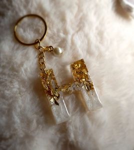 Modern Resin Key Ring Featuring Minimalist Transparent Style Decorative Accessory For Office And Home Keys - Product Image 2