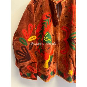 Veste en velours à col mandarin avec broderie rouge motif poisson, manches longues, manteau d'hiver pour femme, style bohème chic - Product Image 2