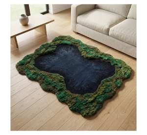 Tapis en mousse sculptée sur mesure avec motif de bassin bleu profond, tapis paysager vert texturé fait main, forme organique biophilique, décoration intérieure - Product Image 1