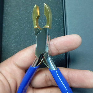 Pince de fermeture d'anneaux professionnelle avec mâchoires plaquées or pour la fabrication de bijoux et l'outillage de fermeture de joncs - Product Image 3