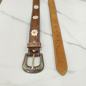 Cinturones de Cuero Hechos a Mano en Oferta, Cinturones Elegantes con Estampado Floral, Estilo Boho Vintage, Juego de 6 Cinturones de Cuero Estilo Western - Product Image 3