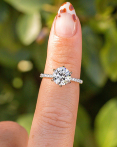 Anillo de compromiso de oro de 14 quilates con diamante cultivado en laboratorio de corte redondo de 2 quilates, EF-VS1, banda pavé, elegante anillo solitario, joyería fina, regalo. - Product Image 4