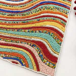 แผ่นรองจานรูปสี่เหลี่ยมผืนผ้าประดับลูกปัดแก้วลายดอกไม้ งานฝีมือปักลายสีแดงทอง จากอุตรพัฒนา - Product Image 4