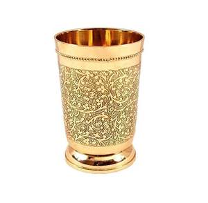 Verre à boire en laiton artisanal avec motif gravé traditionnel, tasse vintage pour la décoration de la maison, de la cuisine ou comme cadeau - Product Image 2