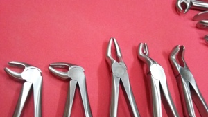 Forceps professionnel pour l'extraction des molaires supérieures, équipement chirurgical dentaire, construction de mâchoire de précision en acier inoxydable durable - Product Image 4