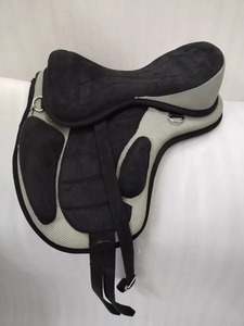 Selle anglaise sans arceuil synthétique Freemax de qualité excellente, couleur gris, disponible au prix direct usine - Product Image 3