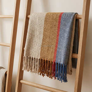 Couverture décorative en coton flammé rayé vert olive, tissée à la main, pour canapé, style rustique - Product Image 3
