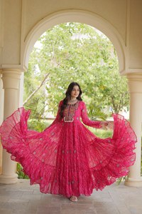 Women's <b>Green</b> Floor-Length Traditional Anarkali Suit With Embroidery Loose Fit For Diwali India Pakistan Style - Product Image 3