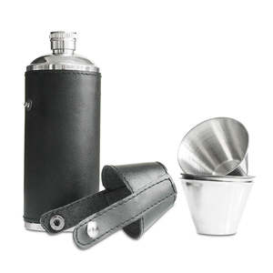 Gourde de chasseur de style vintage enveloppée d'un étui en cuir artisanal, avec quatre coupelles portables pour la dégustation d'alcool. - Product Image 2