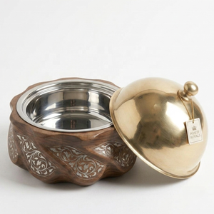 Olla Tradicional de Acero Inoxidable para Hotpot con Tapa Resistente Incrustada, Diseño Moderno para Banquetes y Catering en el Golfo - Product Image 3