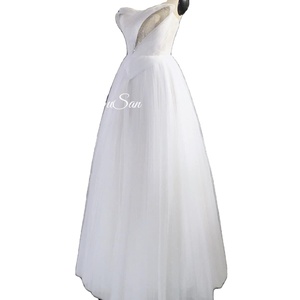 Robe de mariée moderne faite à la main OEM, design personnalisé, haute qualité, coupe A, longueur au sol, perles de luxe, dentelle élégante, jupe longue, taille plus - Product Image 1