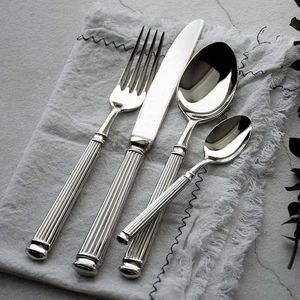 Ensemble de couverts modernes en acier inoxydable durable pour la cuisine et la table à manger, résistant à la rouille, finition polie élégante, design stylé. - Product Image 6