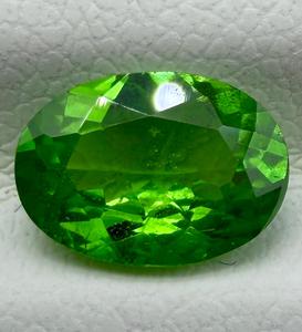 Pierre précieuse naturelle de Tsavorite grenat, pierre brute, vert vif, taille ovale, pour bijoux, cadeau pour collectionneur, pierre de naissance, lot de pierres de guérison - Product Image 1