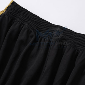 Tenue de football professionnelle complète à manches courtes en tissu mesh respirant, écologique, légère et durable pour l'entraînement et les matchs - Product Image 3