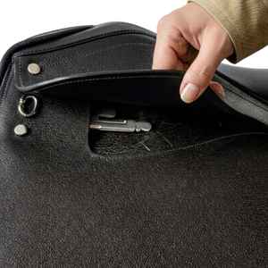 Silla de montar profesional para carreras de caballos, hecha a mano, de cuero premium, ultraligera para velocidad, con opción de personalización de marca. - Product Image 5