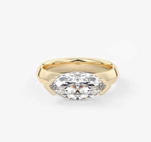 Anillo de compromiso de moissanita talla marquesa East West, plata de ley 925, chapado en oro de 14K, engaste de bisel, solitario de lujo único - Product Image 1