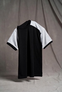 Camiseta unisex ligera de algodón, cómoda, de tela suave, transpirable, informal, de color liso, para uso diario. - Product Image 5
