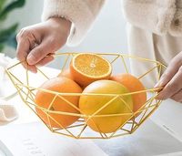 Corbeille à fruits décorative en métal noir pour centre de table et solution de rangement moderne pour cuisine