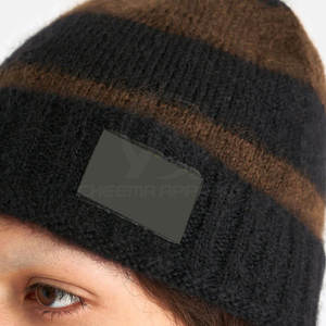 Gorro de punto a la moda con diseño elegante, ideal para estilo urbano, uso al aire libre y temporadas frías. - Product Image 3