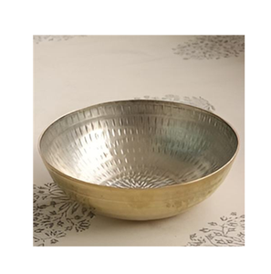 Bol de service décoratif en aluminium doré embossé fait main, écologique, pour la maison, la cuisine, la table à manger, les fêtes et les mariages - Product Image 1
