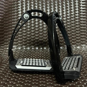 Étriers de sécurité professionnels en aluminium pour chevaux, à dégagement rapide, pour l'équitation anglaise et western, avec logo personnalisé, taille personnalisée, OEM ODM - Product Image 5