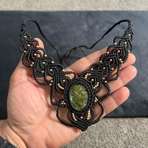 Collier en macramé fait main avec pendentif perle d'eau douce, motif papillon taille émeraude, cordon noir réglable, HARI OM CREATIONS - Product Image 4