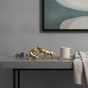 Figura Artesanal de Latón de Hombre y Perro, Elegante Escultura de Mascota, Moderna Estatua de Animal, Decoración de Lujo para Mesa de Hogar u Oficina - Product Image 2