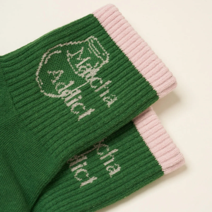 Chaussettes de Pilates personnalisées en coton antidérapantes mi-mollet avec broderie Matcha pour femmes, idéales pour les studios de Pilates et de yoga - Product Image 3