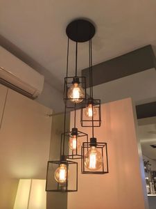 โคมไฟเพดาน LED สไตล์อินดัสเทรียล สีดำ อะลูมิเนียม+อะคริลิค ดีไซน์กรงสี่เหลี่ยม ขั้วหลอด E27 ปรับความสูงได้ โคมไฟระย้า 5 ดวง - Product Image 3