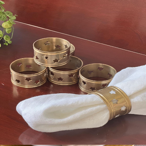 Ronds de serviette en treillis doré de style naturel, parfaits pour les tables rustiques ou bohèmes. Disponible aux prix de gros. - Product Image 4