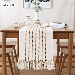 Patrón personalizado de algodón natural borla hecho a mano bohemio camino de mesa diseño personalizado rectángulo mantel de proveedor indio - Product Image 5