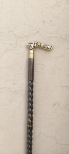 ไม้เท้าทองเหลืองขัดเงาพรีเมียม IBS พร้อมโลโก้สั่งทำพิเศษ ออกแบบเพื่อความสง่างาม สะดวกสบาย มั่นคง ทนทาน คลาสสิกเหนือกาลเวลา - Product Image 4