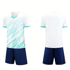 Conjunto de Uniforme de Fútbol Personalizado con Cuello en V, Manga Corta, Impresión de Nombre y Número, 100% Poliéster, Diseño de Bandera y Leopardo - Product Image 6