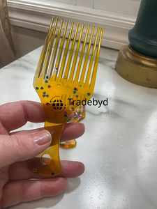 หวีเรซิ่นทำมือ Tradebyd อุปกรณ์จัดแต่งทรงผมสุดหรูสำหรับผู้หญิง ผู้ชาย และช่างทำผมมืออาชีพ - Product Image 2