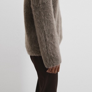 Pull en mohair pour femmes Pull à manches longues et col en V Pull en tissu doux Mohair pour femmes Pull ample de longueur régulière - Product Image 3