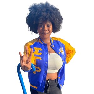 เสื้อแจ็คเก็ตฟลีซสีน้ำเงิน Sigma Gamma Rho สำหรับสตรี ชุดนักกีฬามหาวิทยาลัยสไตล์ Letterman พรีเมียมแบบซิป - Product Image 1