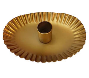 Bougeoir en métal doré Porte-bougie élégant et décoratif pour la maison ou les occasions spéciales - Product Image 5