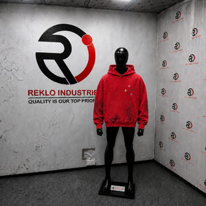 Sweat à capuche oversize rouge texturé, effet vieilli, avec broderie étoile multicolore et imprimé léopard ton sur ton, style streetwear vintage délavé - Product Image 3
