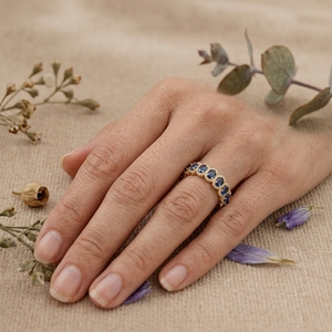 Anillo de Eternidad con Halo de Moissanita en Oro de 14K, Corte Ovalado, de Lujo, para Boda y Aniversario, para Mujer, Estilo Vintage - Product Image 6