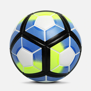 Ballon de football léger et écologique, conçu pour l'entraînement et le développement des compétences, offre une prise confortable et des performances de jeu durables - Product Image 1