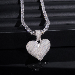 Pendentif Cœur Brisé en Argent 925 Micro Pavé Diamant Givré, Bijou Classique et Tendance, Cadeau pour Lui/La - Product Image 5