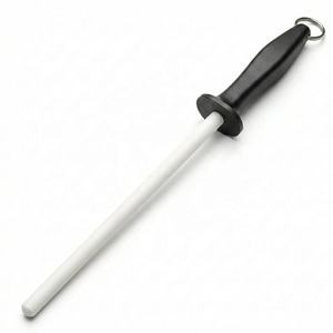 Aiguiseur de couteaux en céramique blanche à grain fin avec anneau de suspension en acier inoxydable - Product Image 1