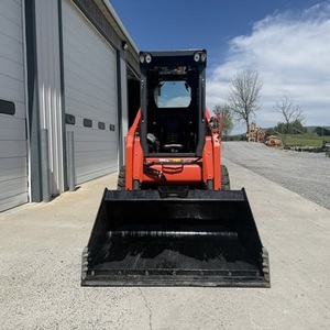 Venta al por Mayor de Cargadora Compacta Kubota SSV75 con Dirección Deslizante, Cargador Frontal, Motor Diésel de 74HP, Bomba Hidráulica y Caja de Cambios - Product Image 3