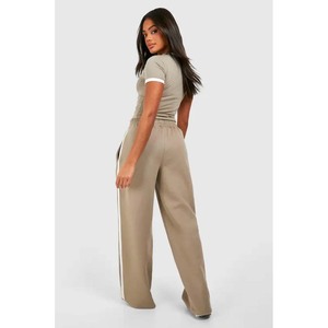 Conjunto Deportivo de Dos Piezas para Mujer, Corte Holgado con Franja Lateral, Pantalones Largos de Punto Sólido y Top de Manga Corta - Product Image 6