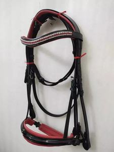 Bridas para Caballos con Logotipo Personalizado, de Alta Calidad, en Cuero Patentado con Acolchado Rojo, Modelo ALR EQUESTRIANS - Product Image 3