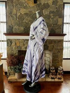 เดรสยาวไซส์ใหญ่ ผ้าเรยอนย้อมสีอินดิโก้ ชิโบริ ไทได ทรงหลวมพลิ้วสบาย เหมาะสำหรับใส่ไปเที่ยวพักผ่อน - Product Image 2