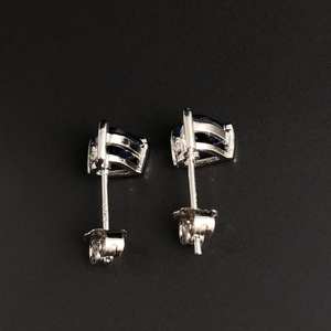 Boucles d'oreilles en forme de cœur en saphir, argent sterling, pierre de naissance de septembre, cadeau pour anniversaire, Noël, la Saint-Valentin - Product Image 3