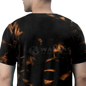 Conjunto de camiseta y pantalones cortos para hombre, atuendo moderno, tela ligera, ajuste cómodo, perfecto para el verano y viajes - Product Image 5