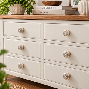 Bouton de meuble décoratif en céramique 38 mm, poignée de tiroir florale ivoire-brun-doré avec base métallique pour meubles - Product Image 3